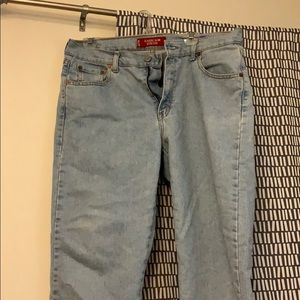 Levi’s high waisted jeans!